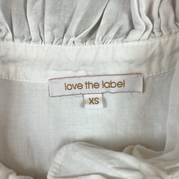 Chic White Ruffled Blouse - Picture 3 of 7